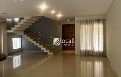 Imagem: A casa em condomínio possui 3 Dormitórios, 5 Banheiros, 4