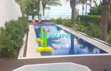 Imagem: A casa em condomínio possui 5 Dormitórios, 5 Banheiros, 4