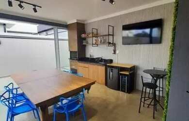 Imagem: A casa em condomínio possui 3 Dormitórios, 3 Banheiros, 4