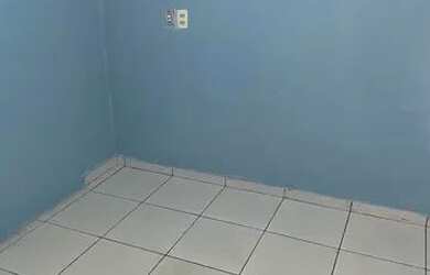 Imagem: A casa possui 1 Dormitório, 1 Banheiro, 1 Vaga na garagem e