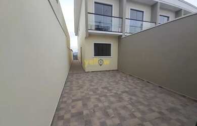 Imagem: A casa possui 2 Dormitórios, 1 Banheiro, 2 Vagas na garagem