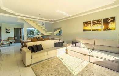 Imagem: A casa em condomínio possui 3 Dormitórios, 2 Banheiros, 4