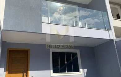 Imagem: A casa possui 3 Dormitórios, 3 Banheiros, 3 Vagas na garagem