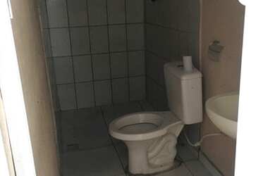 Imagem 5: Aluga-de casa 500 reais. 1 Vaga na garageme1 Dormitório