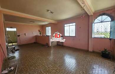 Imagem 16: Casa de Esquina no Dom Pedro 1 - Casa de esquina com um prédio