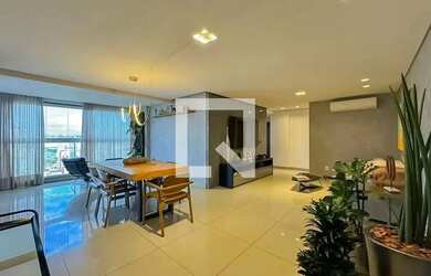 Imagem: O apartamento possui 4 Dormitórios, 2 Banheiros, 3 Vagas na