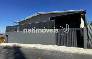 Imagem: O depósito possui 5 Vagas na garagem e 610m² de Área e está