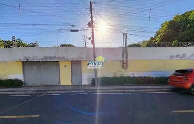 Imagem: A casa possui 4 Dormitórios, 5 Banheiros, 5 Vagas na garagem