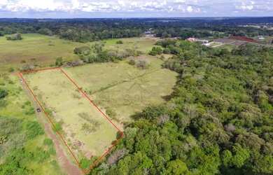 Imagem: A fazenda possui 8000m² de Área e está localizado em São