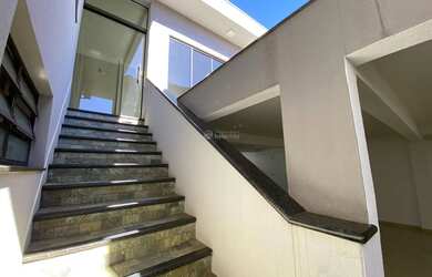 Imagem 6: SOBRADO COM SALA COMERCIAL À VENDA NO JARDIM FLAMINGOS EM ARAPONGAS