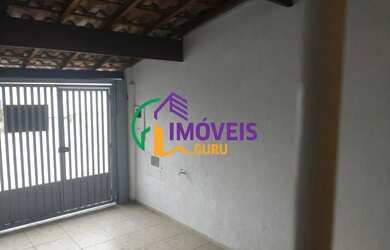 Imagem: A casa possui 2 Dormitórios, 2 Banheiros, 2 Vagas na garagem