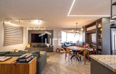 Imagem: O apartamento possui 2 Dormitórios, 3 Banheiros, 2 Vagas na