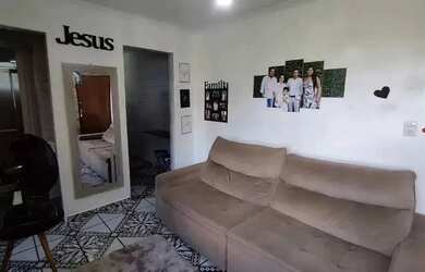 Imagem: A casa possui 2 Dormitórios e 1 Banheiro e está localizado