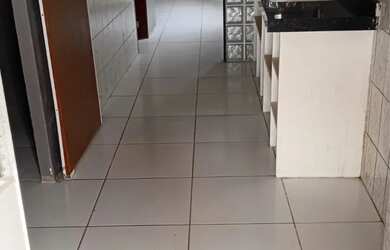 Imagem: A casa possui 4 Dormitórios, 2 Banheiros, 228m² de Área e