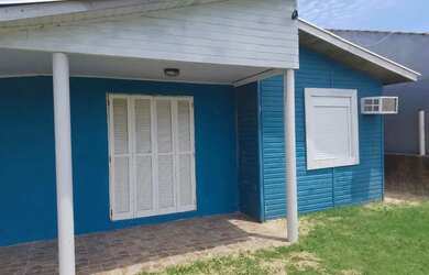 Imagem: A casa possui 2 Dormitórios, 1 Banheiro, 150m² de Área e