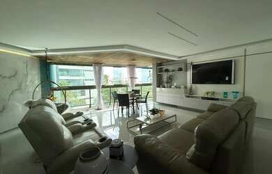 Imagem: O apartamento possui 4 Dormitórios, 5 Banheiros, 2 Vagas na