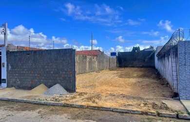 Imagem: O terreno possui 350m² de Área e está localizado em Centro