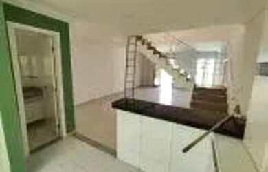 Imagem: A casa possui 3 Dormitórios, 3 Banheiros, 1 Vaga na garagem