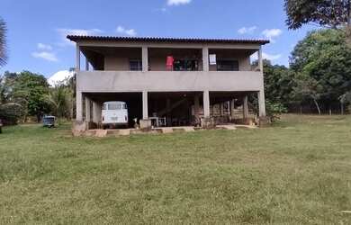 Imagem: A chácara possui 20.000m² de Área, Varanda e está localizado