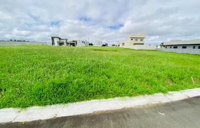 Imagem: O terreno possui 300m² de Área e está localizado em Uvaranas