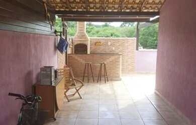 Imagem: A casa possui 2 Dormitórios, 1 Banheiro, 1 Vaga na garagem