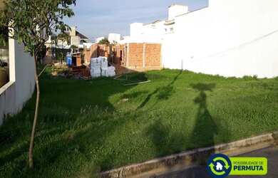 Imagem: O terreno possui 300m² de Área e está localizado em Vila