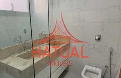 Imagem: A casa em condomínio possui 3 Dormitórios, 3 Banheiros, 2