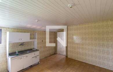 Imagem: A casa possui 4 Dormitórios, 3 Banheiros, 2 Vagas na garagem