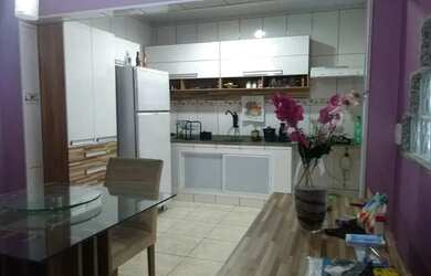 Imagem: A casa possui 2 Dormitórios, 2 Banheiros, 1 Vaga na garagem