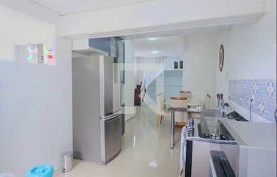 Imagem: A casa possui 3 Dormitórios, 2 Banheiros, 3 Vagas na garagem