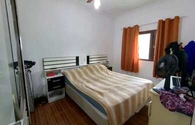 Imagem: A casa possui 3 Dormitórios, 3 Banheiros, 5 Vagas na garagem