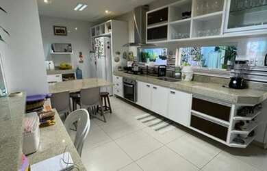 Imagem 2: , Casa na Jabotiana. 300m² de Área, 4 Vagas na garageme3 Dormitórios