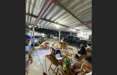 Imagem: O depósito possui 5 Vagas na garagem, 100.000m² de Área e