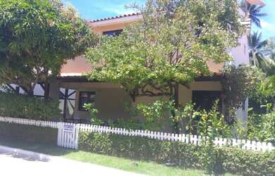 Imagem: A casa em condomínio possui 4 Dormitórios, 2 Banheiros, 3