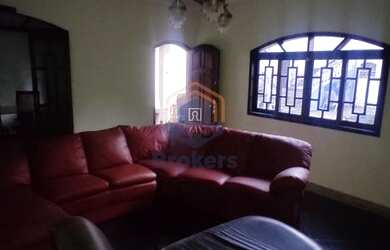 Imagem: A casa possui 4 Dormitórios, 5 Banheiros, 5 Vagas na garagem