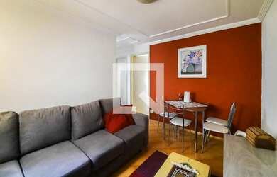 Imagem: O apartamento possui 2 Dormitórios, 1 Banheiro, 1 Vaga na garagem