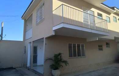 Imagem: A casa possui 2 Dormitórios, 2 Banheiros, 1 Vaga na garagem