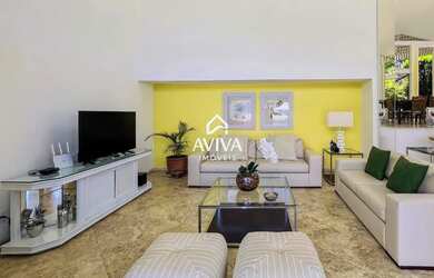 Imagem 9: Deslumbrante residência costeira no renomado Condomínio Portogalo, em...