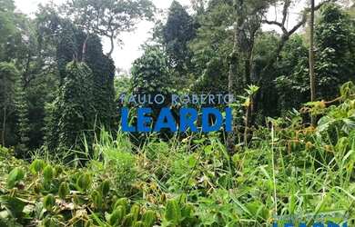 Imagem: O terreno à venda possui e está localizado em Arujázinho