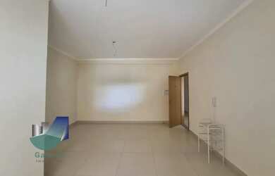 Imagem: O depósito possui 5 Vagas na garagem, 28m² de Área e está