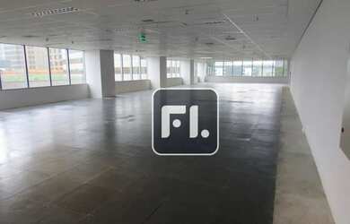 Imagem: O depósito possui 5 Vagas na garagem, 305m² de Área e está