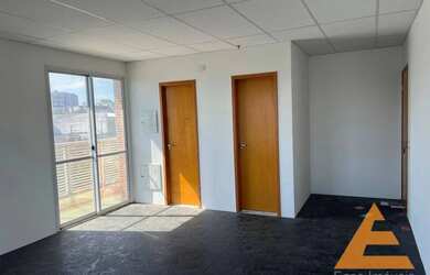 Imagem: O depósito possui 1 Vaga na garagem, 37m² de Área e está