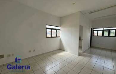 Imagem: O depósito para alugar possui e está localizado em Vila Tibério