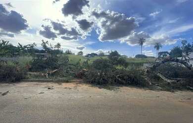 Imagem: O terreno possui 384m² de Área e está localizado em Parque