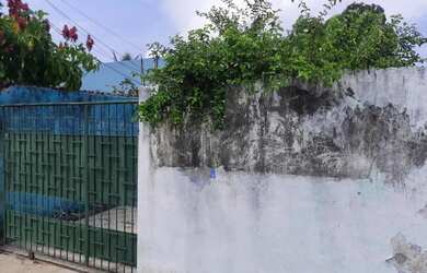 Imagem: A casa possui 2 Dormitórios, 1 Banheiro, 1 Vaga na garagem