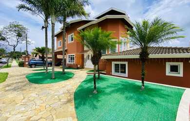 Imagem: A casa em condomínio possui 4 Dormitórios, 5 Banheiros, 5