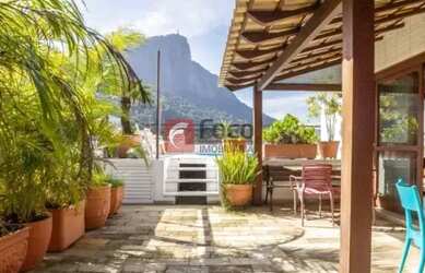 Imagem: O apartamento na cobertura possui 4 Dormitórios, 3 Banheiros