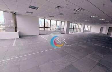 Imagem: O depósito possui 5 Vagas na garagem, 743m² de Área e está