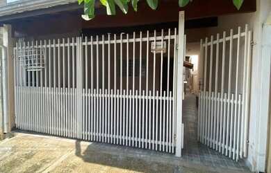 Imagem: A casa possui 3 Dormitórios, 2 Banheiros, 129m² de Área e