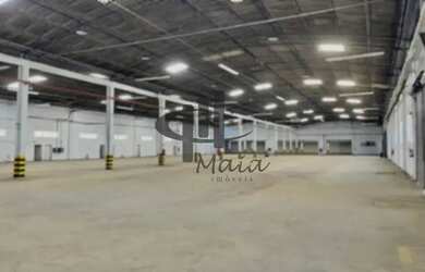 Imagem: O depósito possui 5 Vagas na garagem e 4316m² de Área e está